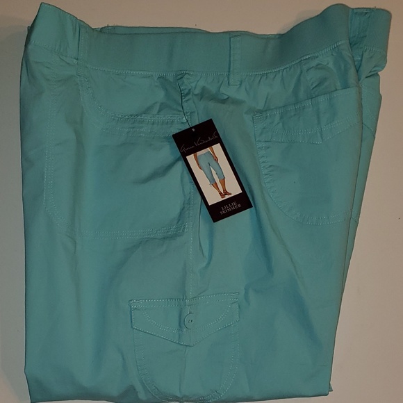 Gloria Vanderbilt Pants - Gloria Vanderbilt capris size 18 NWT